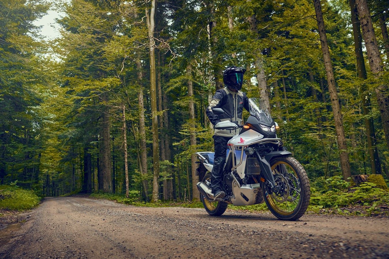 Honda XL750 Transalp 2025 accion (33)