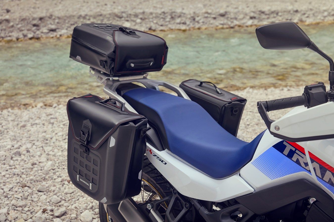 Honda XL750 Transalp 2025 detalles (2)