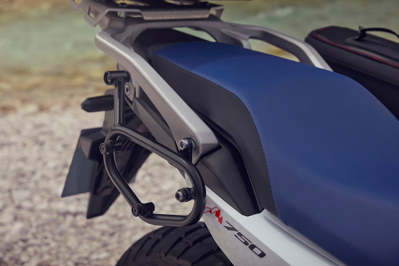 Honda XL750 Transalp 2025 detalles (4)
