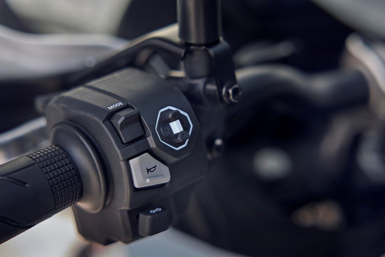 Honda XL750 Transalp 2025 detalles (12)
