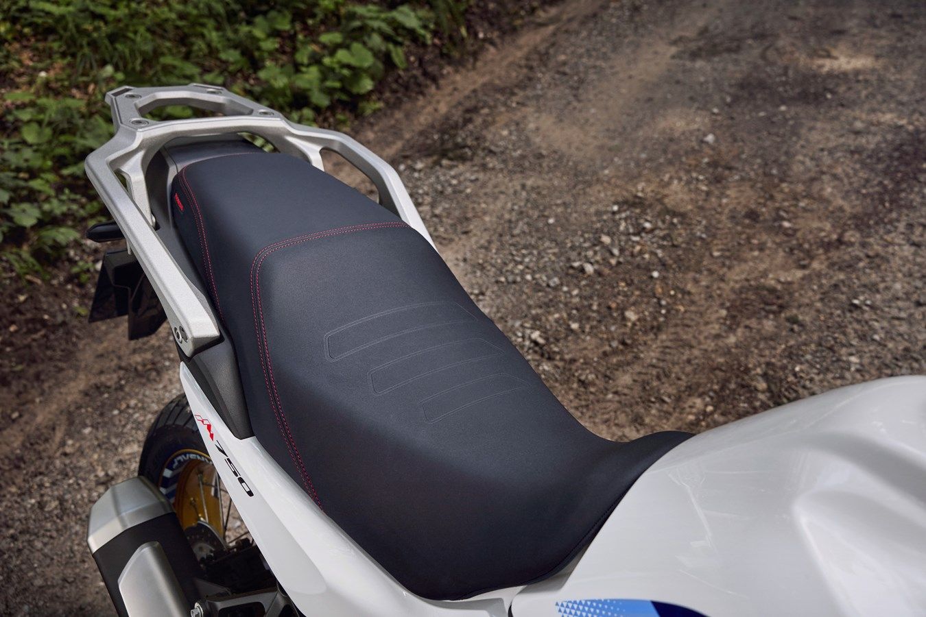 Honda XL750 Transalp 2025 detalles (15)