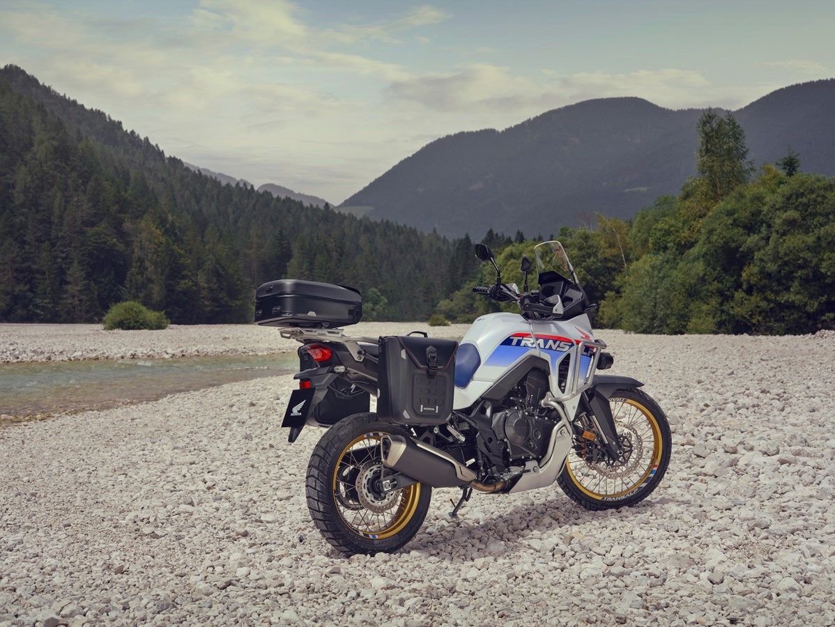 Honda XL750 Transalp 2025 estatica (1)