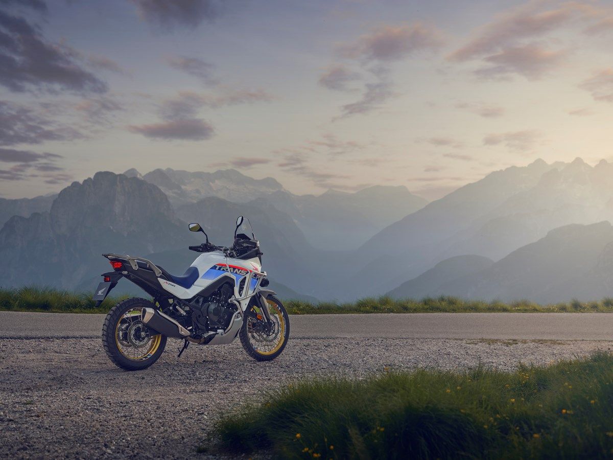 Honda XL750 Transalp 2025 estatica (9)