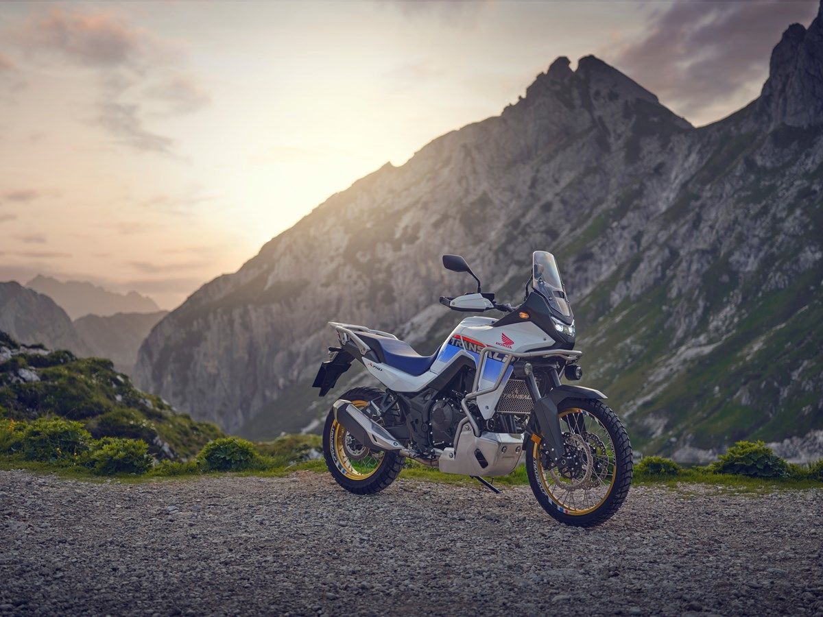 Honda XL750 Transalp 2025 estatica (11)