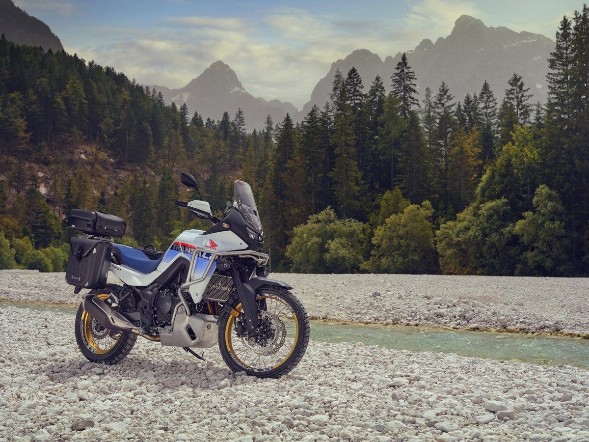 Honda XL750 Transalp 2025 estatica (14)