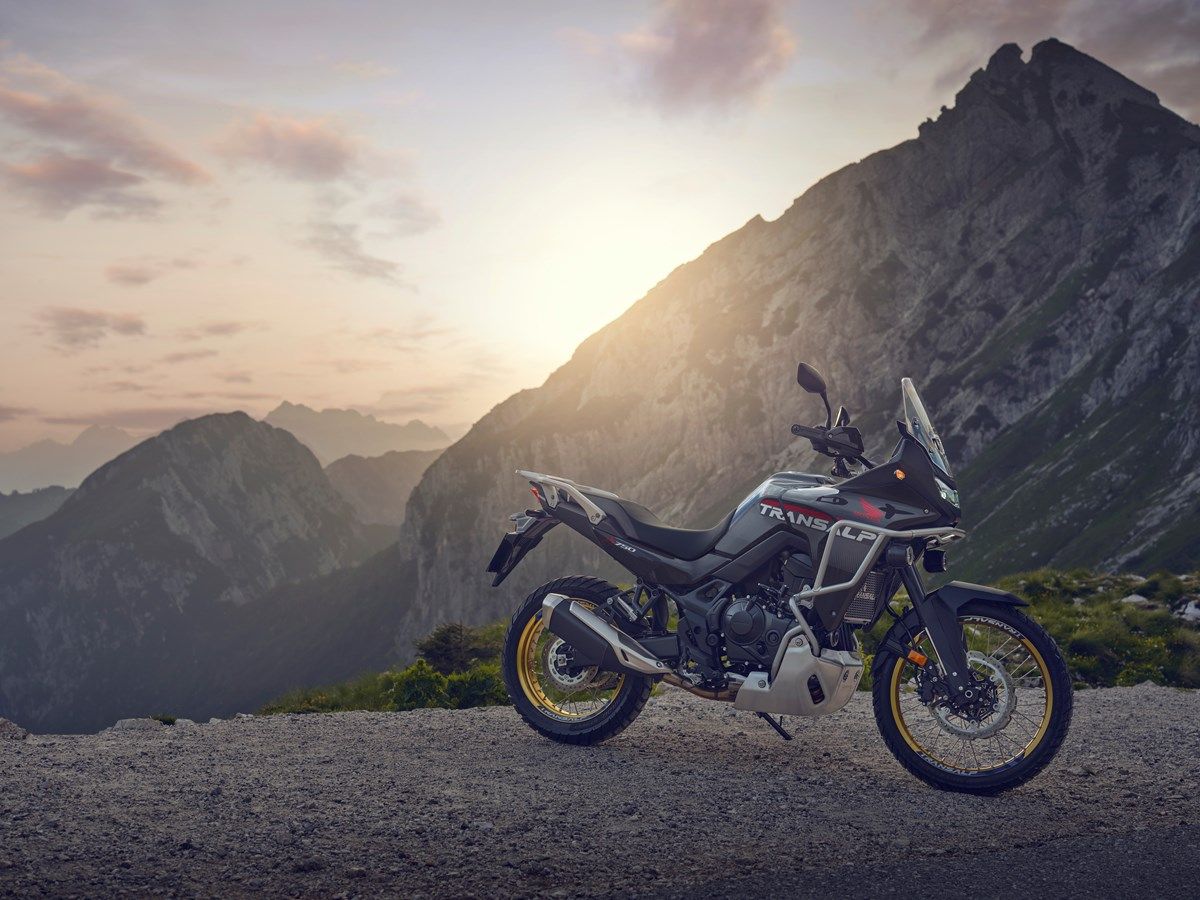 Honda XL750 Transalp 2025 estatica (16)