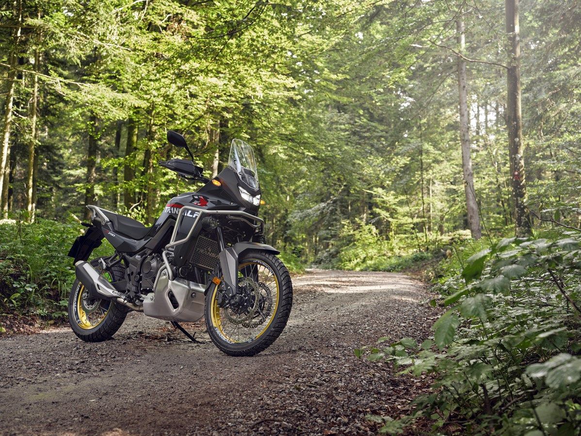Honda XL750 Transalp 2025 estatica (19)