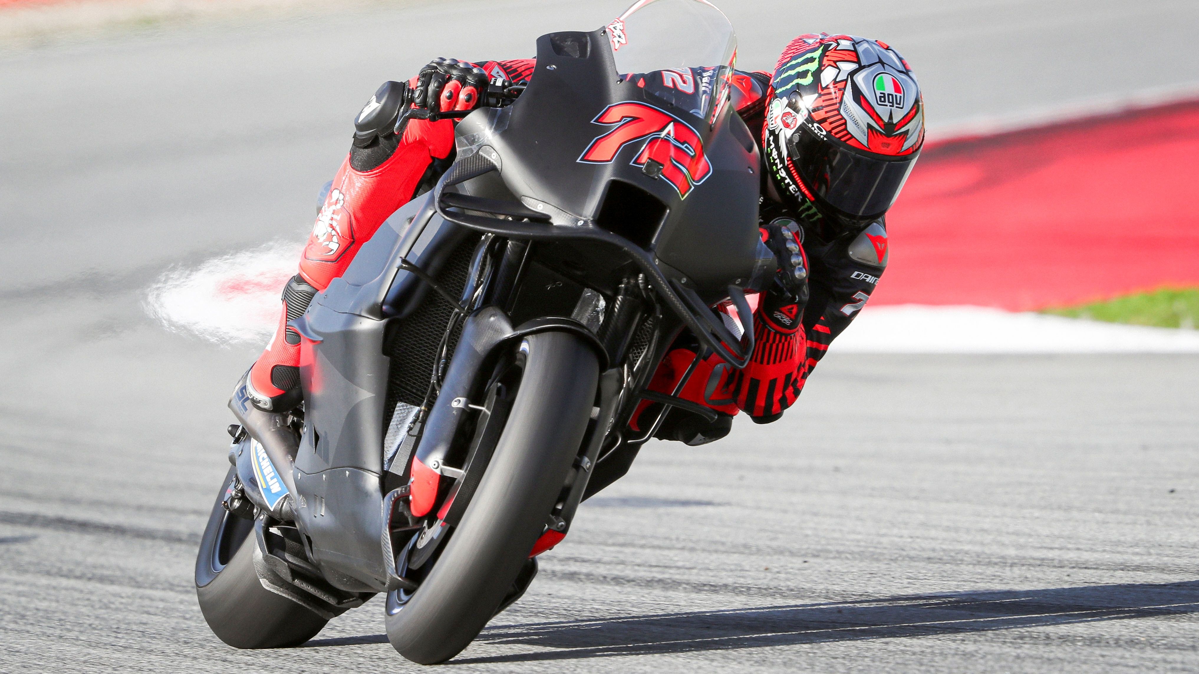 Marco Bezzecchi con la Aprilia, Test Barcelona MotoGP 2025
