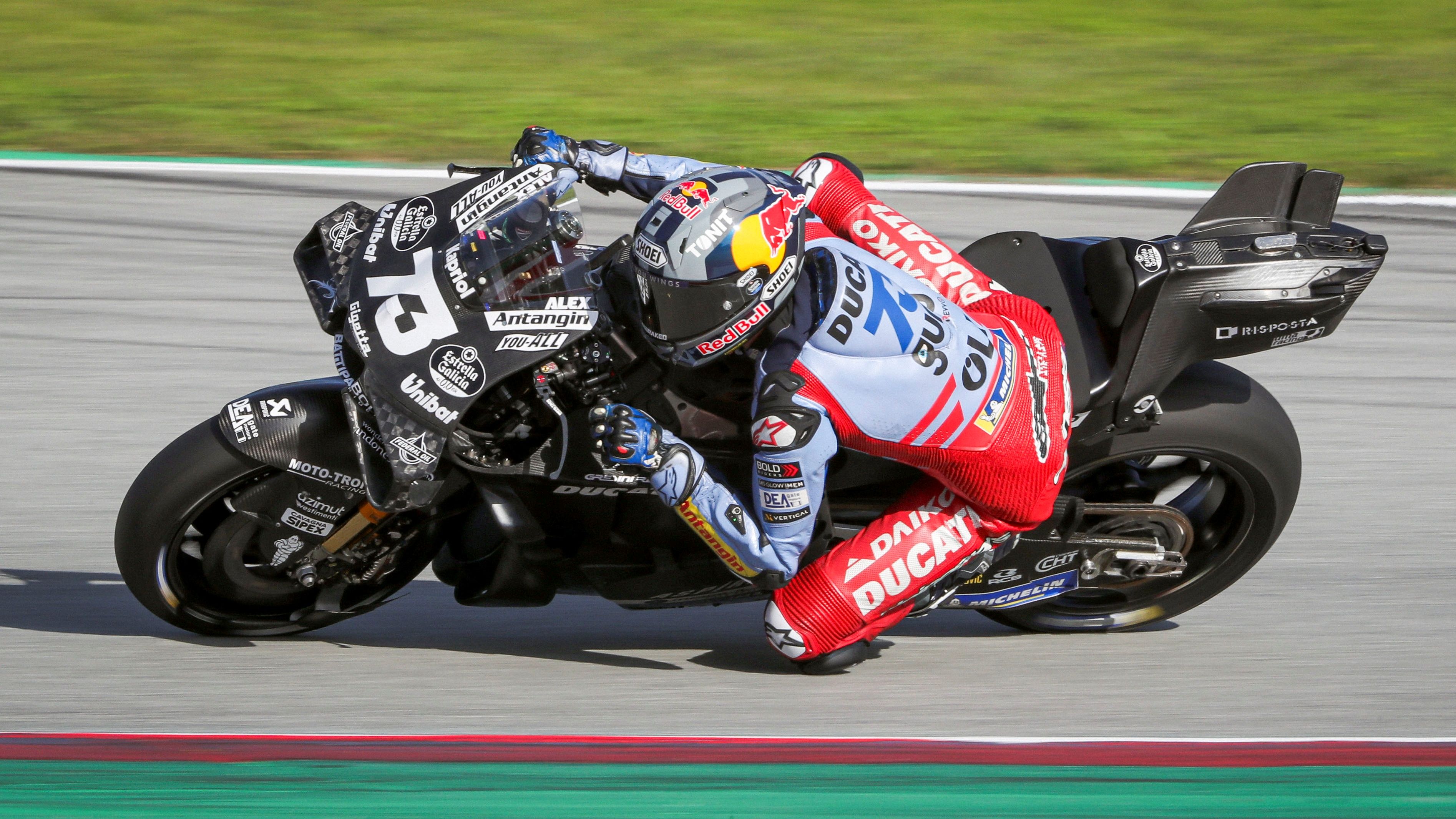 Álex Márquez con la moto negra, Test Barcelona MotoGP 2025