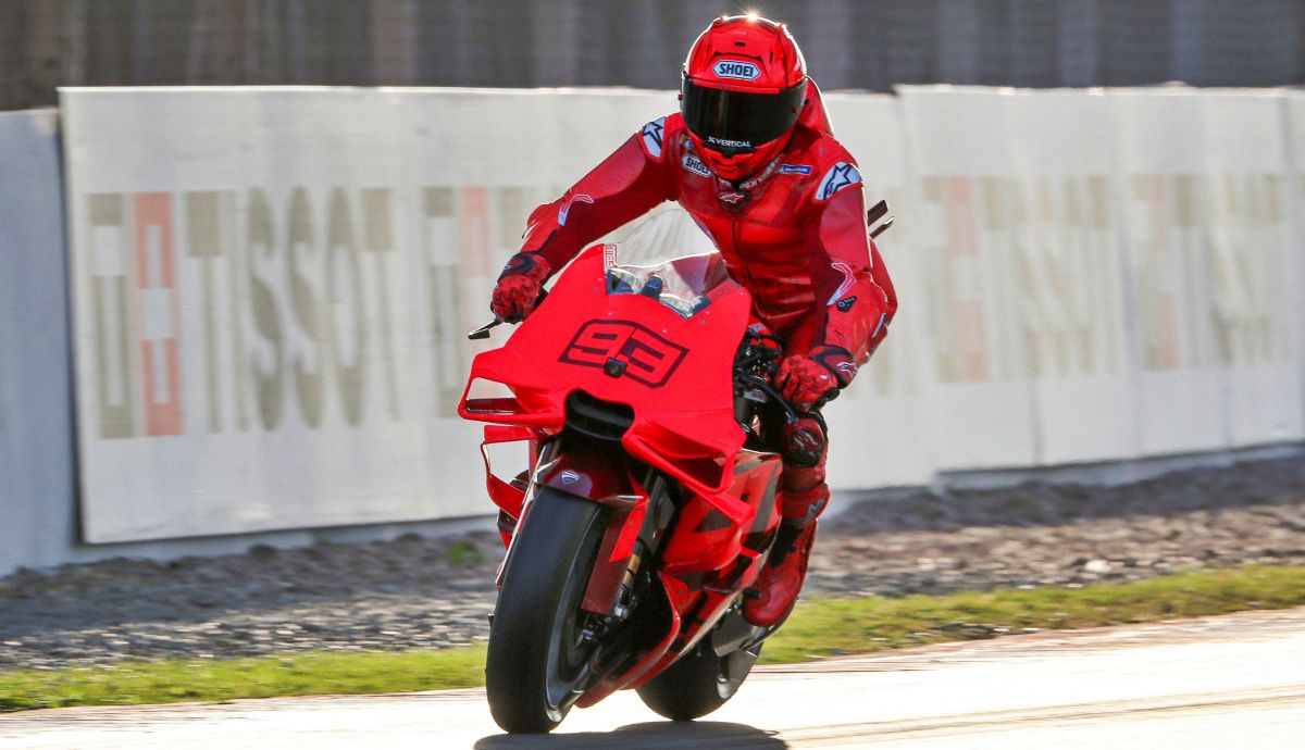 Marc Márquez con la Ducati del Lenovo en el Test de Barcelona MotoGP 2025 Marc Márquez con la Ducati del Lenovo en el Test de Barcelona MotoGP 2025