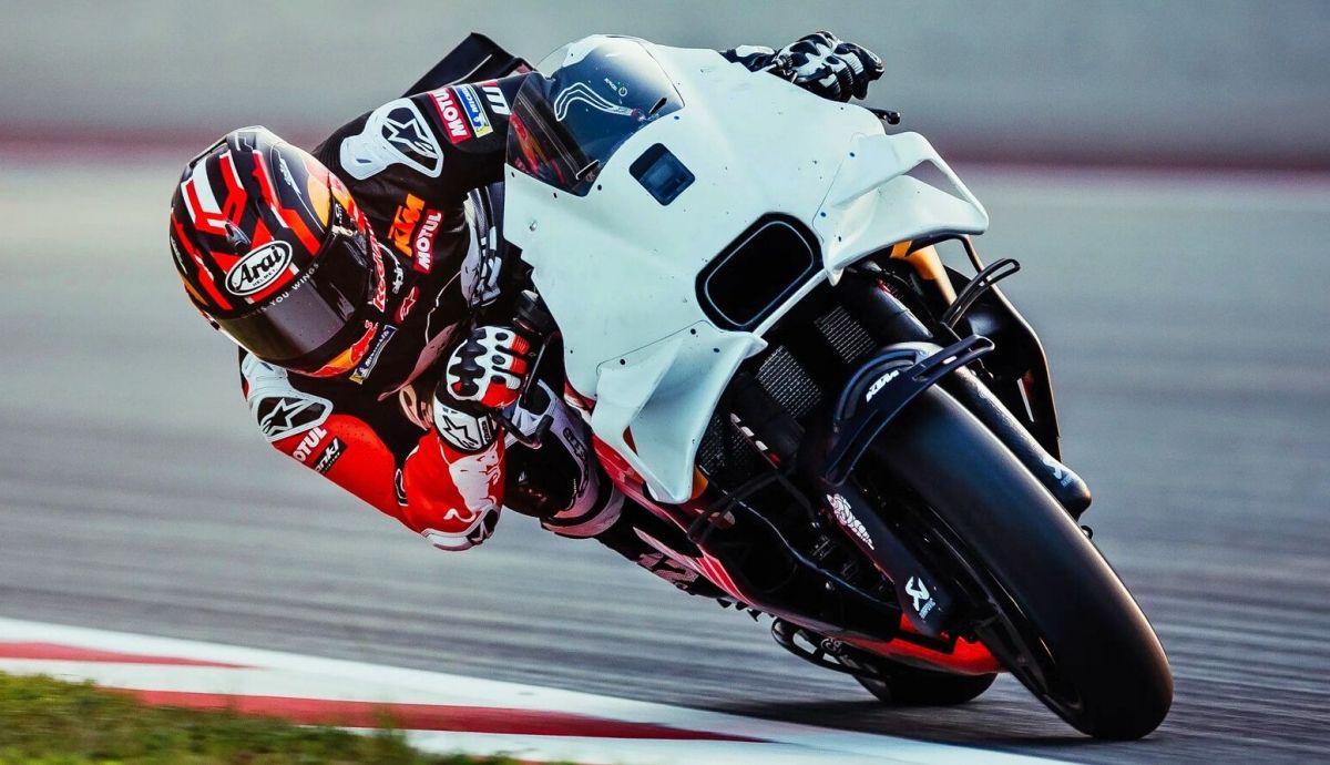 Maverick Viñales con la KTM del Tech3 en el Test de Barcelona MotoGP 2025 Maverick Viñales con la KTM del Tech3 en el Test de Barcelona MotoGP 2025