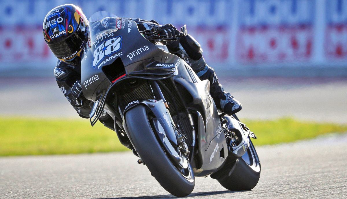 Miguel Oliveira con la Yamaha del Pramac en el Test de Barcelona MotoGP 2025 Miguel Oliveira con la Yamaha del Pramac en el Test de Barcelona MotoGP 2025