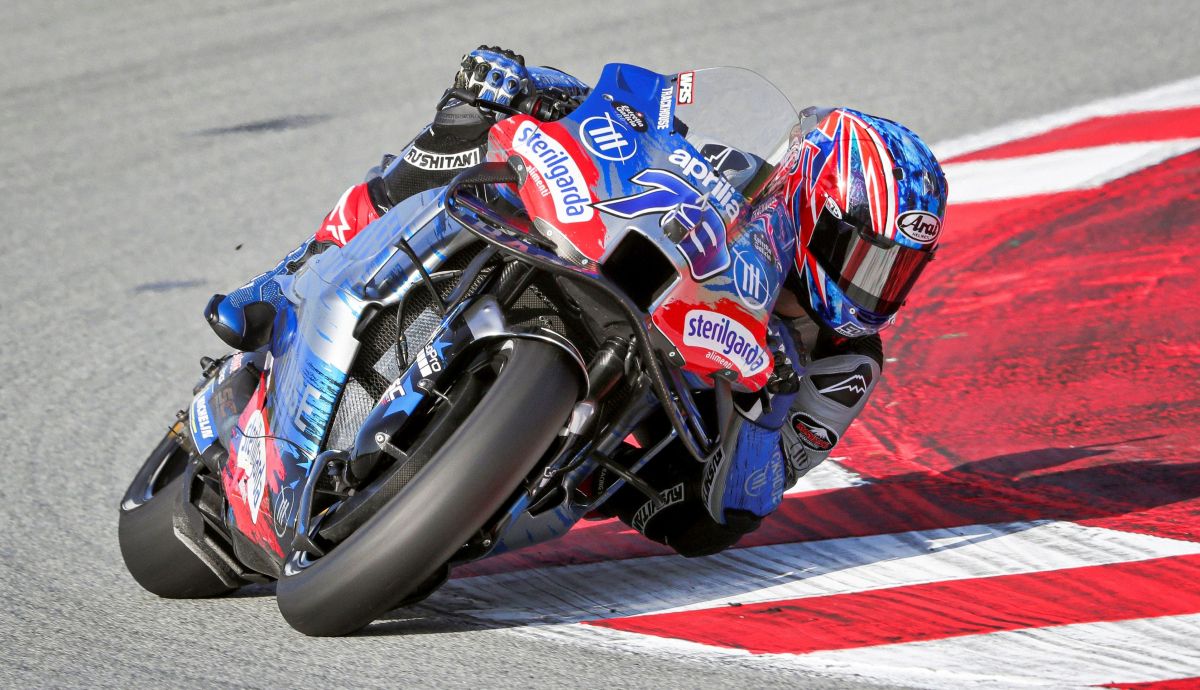 Ai Ogura con la Aprilia del Trackhouse en el Test de Barcelona MotoGP 2025 Ai Ogura con la Aprilia del Trackhouse en el Test de Barcelona MotoGP 2025