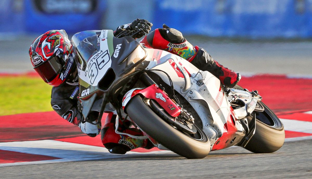 Somkiat Chantra con la Honda del LCR en el Test de Barcelona MotoGP 2025 Somkiat Chantra con la Honda del LCR en el Test de Barcelona MotoGP 2025