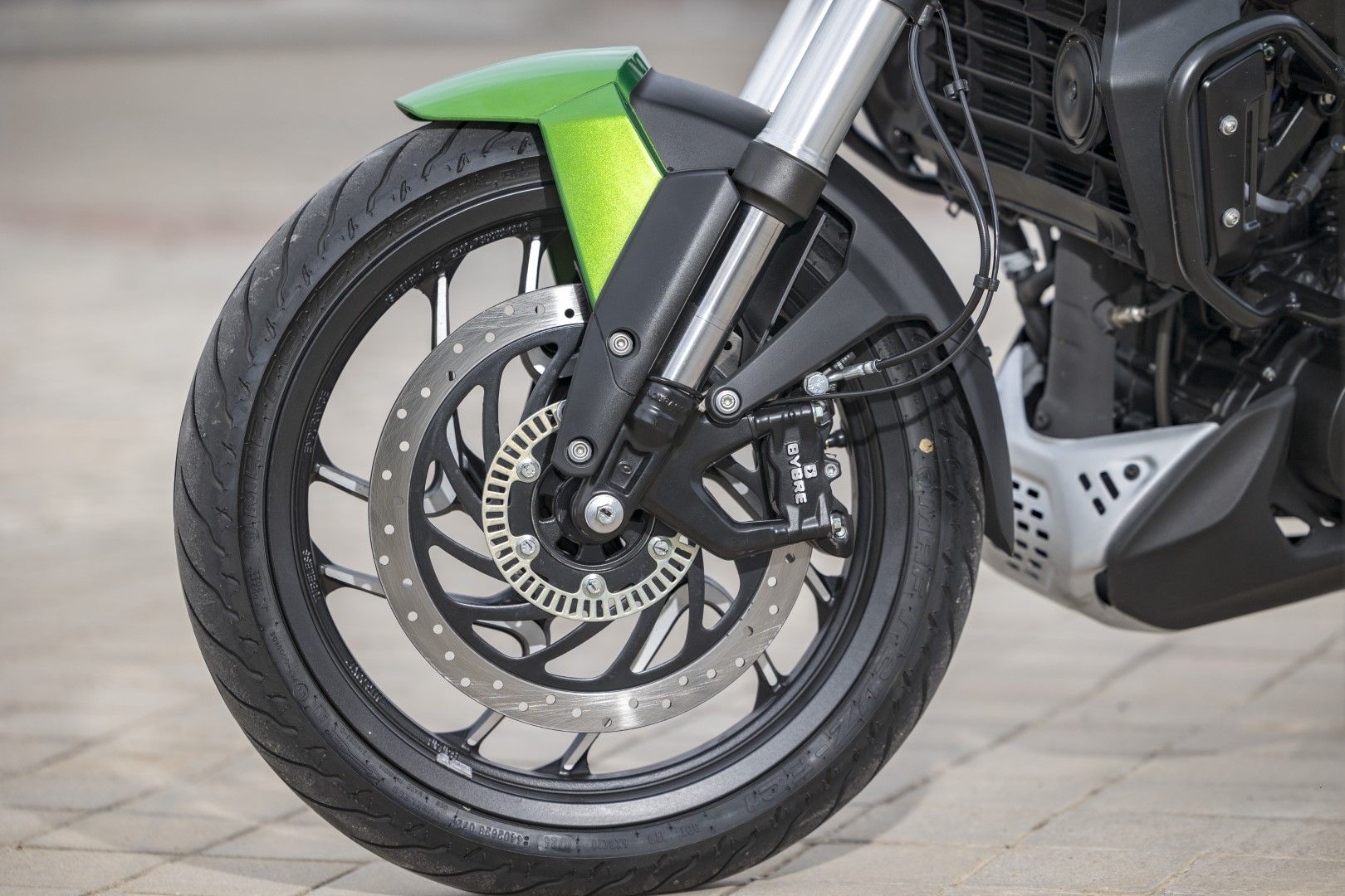 Fotos Bajaj Dominar 400