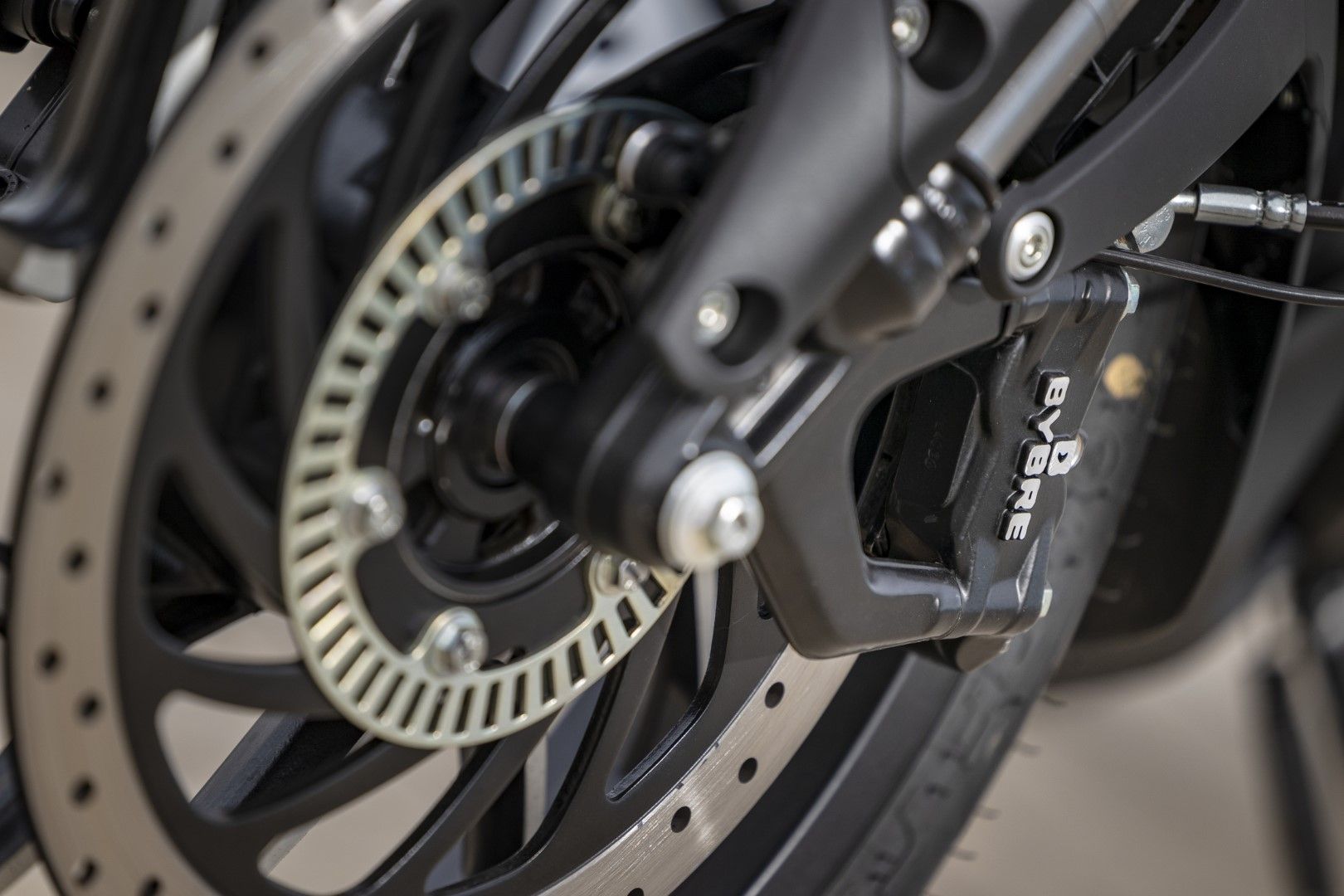 Fotos Bajaj Dominar 400