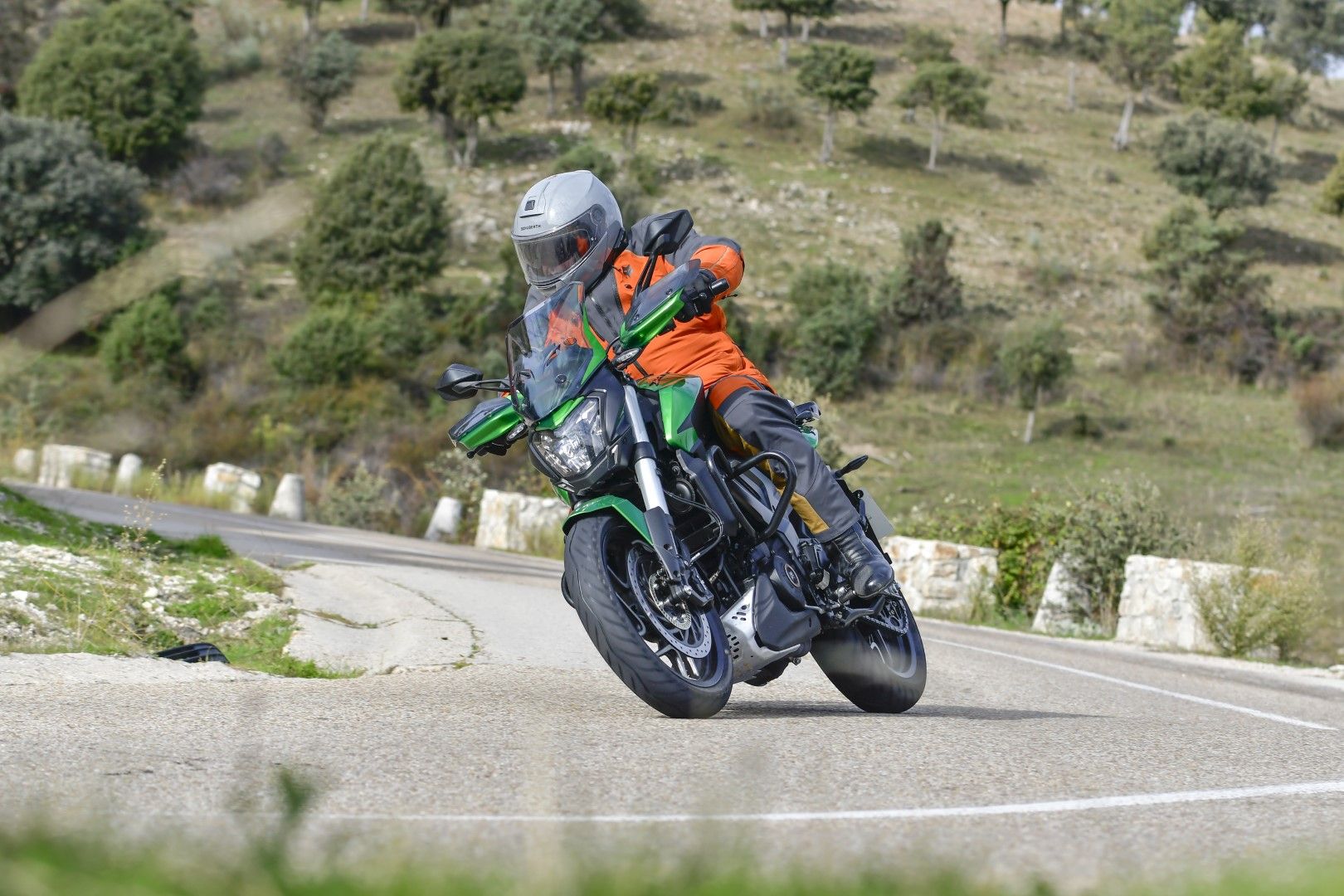 Fotos Bajaj Dominar 400