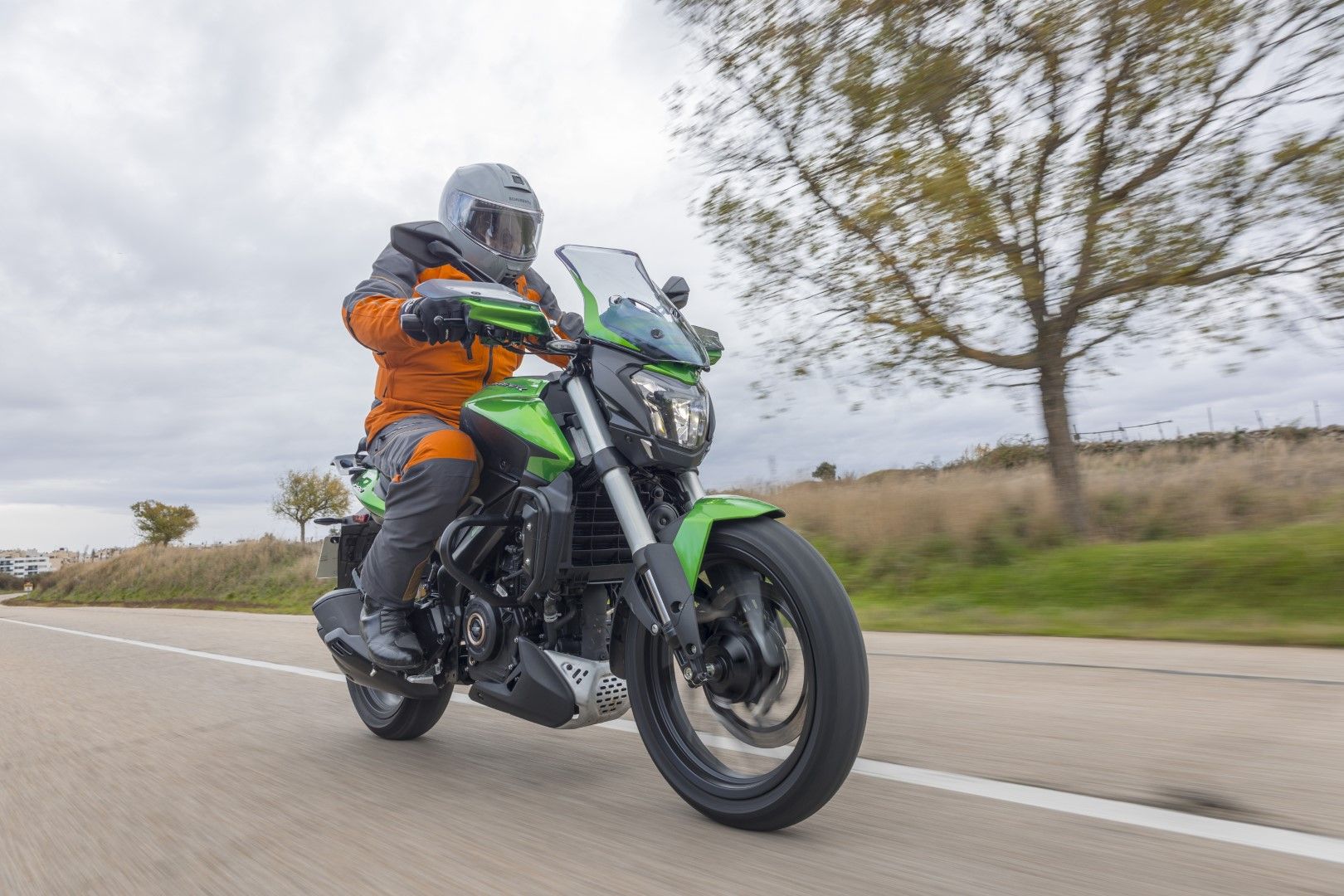 Fotos Bajaj Dominar 400