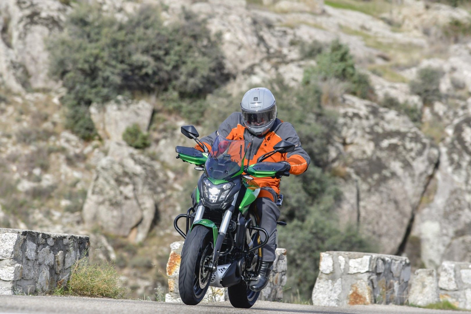 Fotos Bajaj Dominar 400