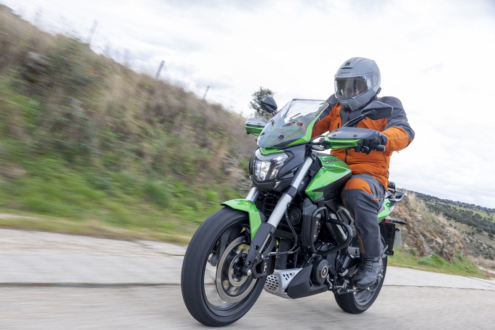 Fotos Bajaj Dominar 400