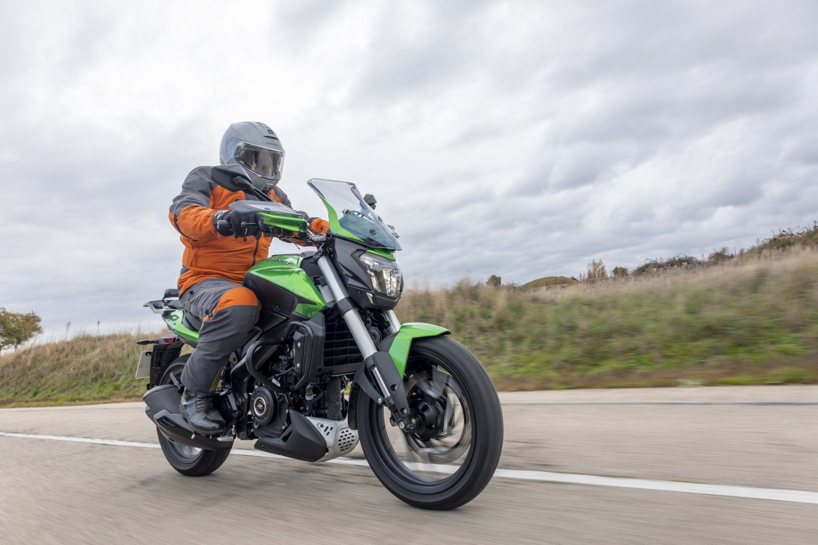 Fotos Bajaj Dominar 400