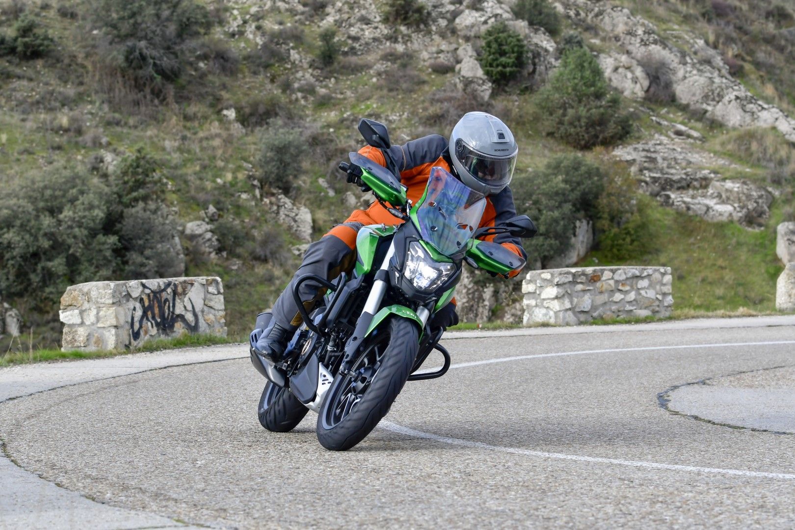 Fotos Bajaj Dominar 400