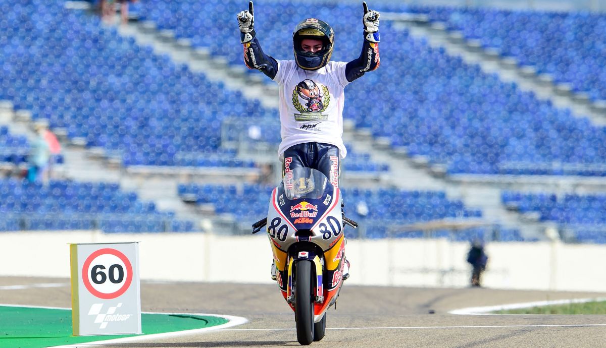 David Alonso se proclamó campeón de la MotoGP Rookies Cup en 2021, en su segundo año David Alonso se proclamó campeón de la MotoGP Rookies Cup en 2021, en su segundo año