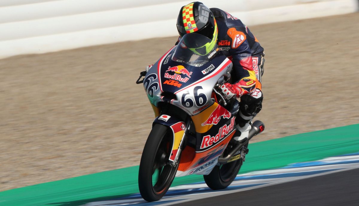 Adrián Huertas tuvo un paso accidentado por la MotoGP Rookies Cup, donde estuvo en 2018 y 2019 Adrián Huertas tuvo un paso accidentado por la MotoGP Rookies Cup, donde estuvo en 2018 y 2019