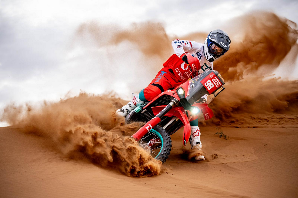 Javi Vega, piloto Kove para el Dakar 2025.