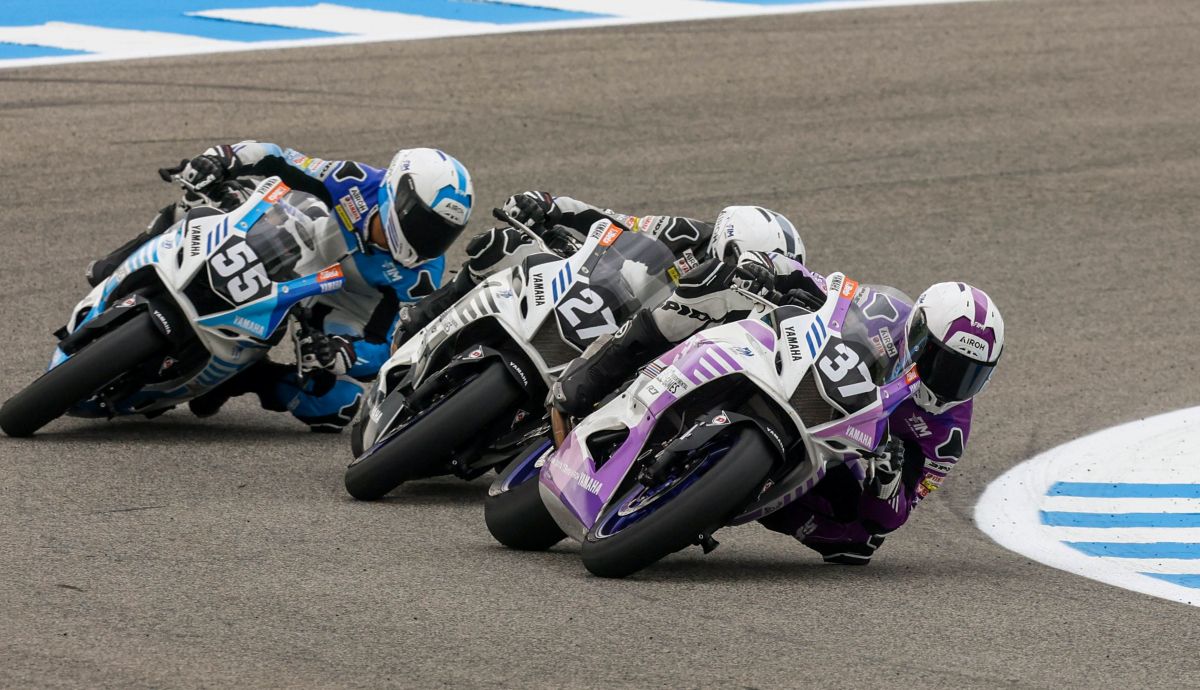 Humberto Maier, Dino Iozzo y Elia Bartolini en la carrera 1 de Supersport de los Juegos Intercontinentales FIM Jerez 2024 Humberto Maier, Dino Iozzo y Elia Bartolini en la carrera 1 de Supersport de los Juegos Intercontinentales FIM Jerez 2024