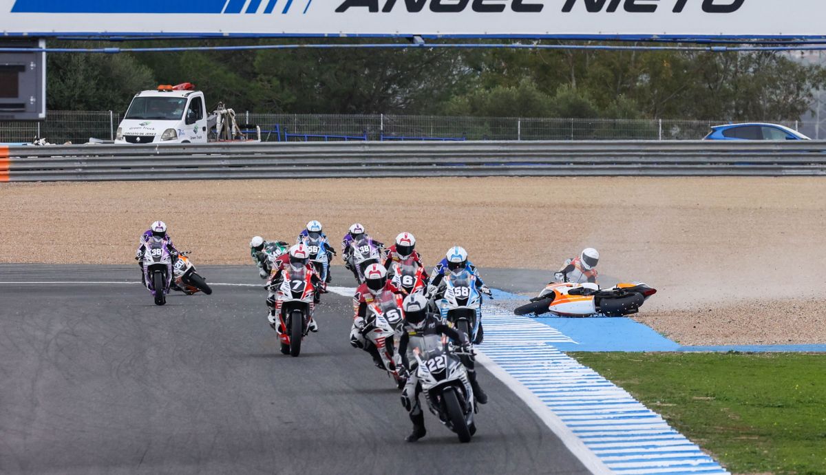 Soichiro Minamimoto caía en la carrera 2 de Supersport de los Juegos Intercontinentales FIM Jerez 2024 Soichiro Minamimoto caía en la carrera 2 de Supersport de los Juegos Intercontinentales FIM Jerez 2024