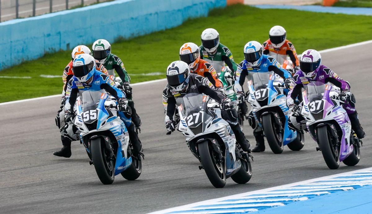 Elia Bartolini pasa a Dino Iozzo en la carrera 2 de Supersport de los Juegos Intercontinentales FIM Jerez 2024 Elia Bartolini pasa a Dino Iozzo en la carrera 2 de Supersport de los Juegos Intercontinentales FIM Jerez 2024