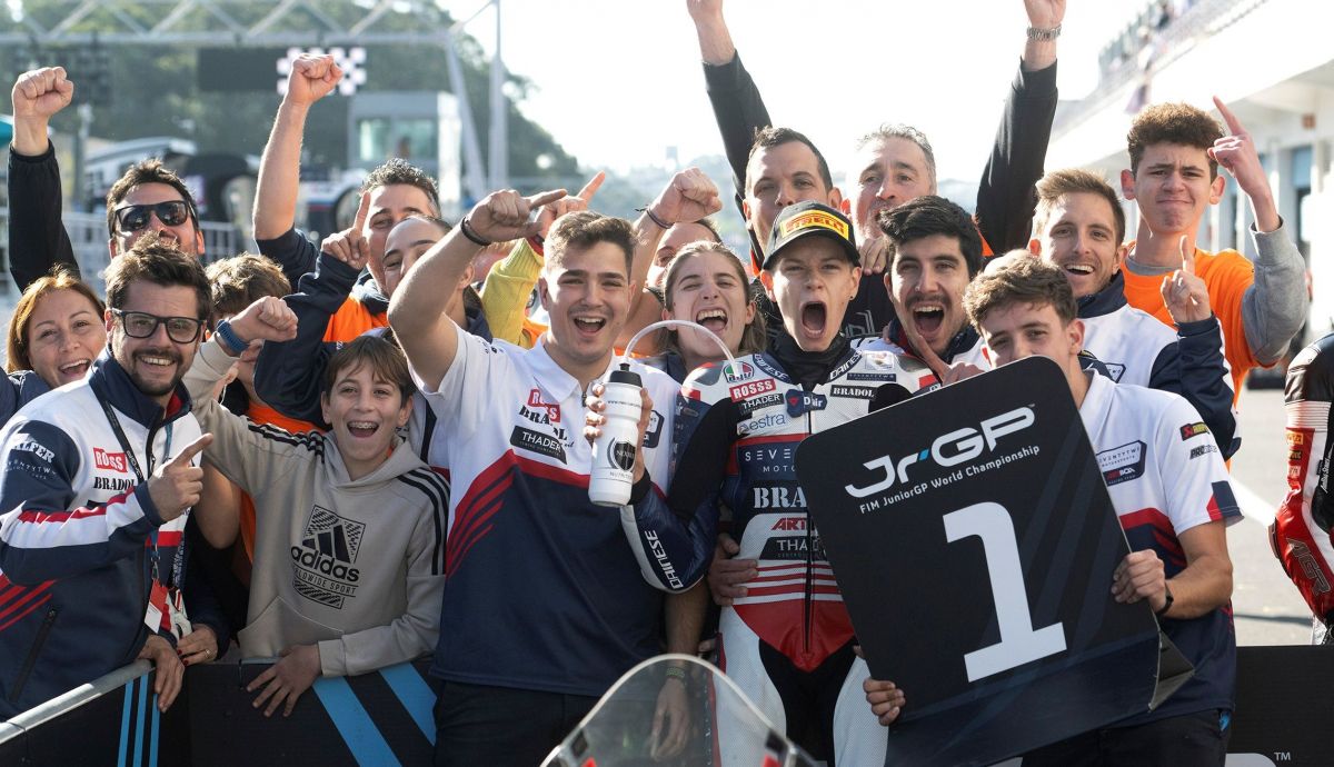 Guido Pini celebra su tercera victoria del año en Estoril Guido Pini celebra su tercera victoria del año en Estoril
