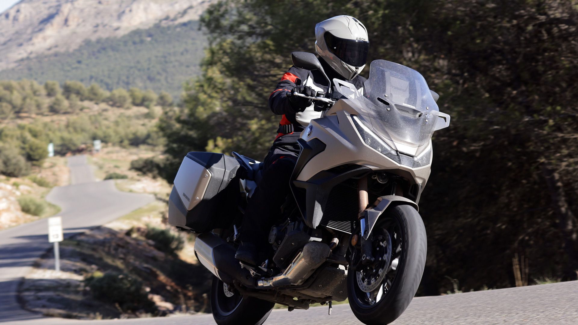 Honda NT1100 2025 Accion (2)