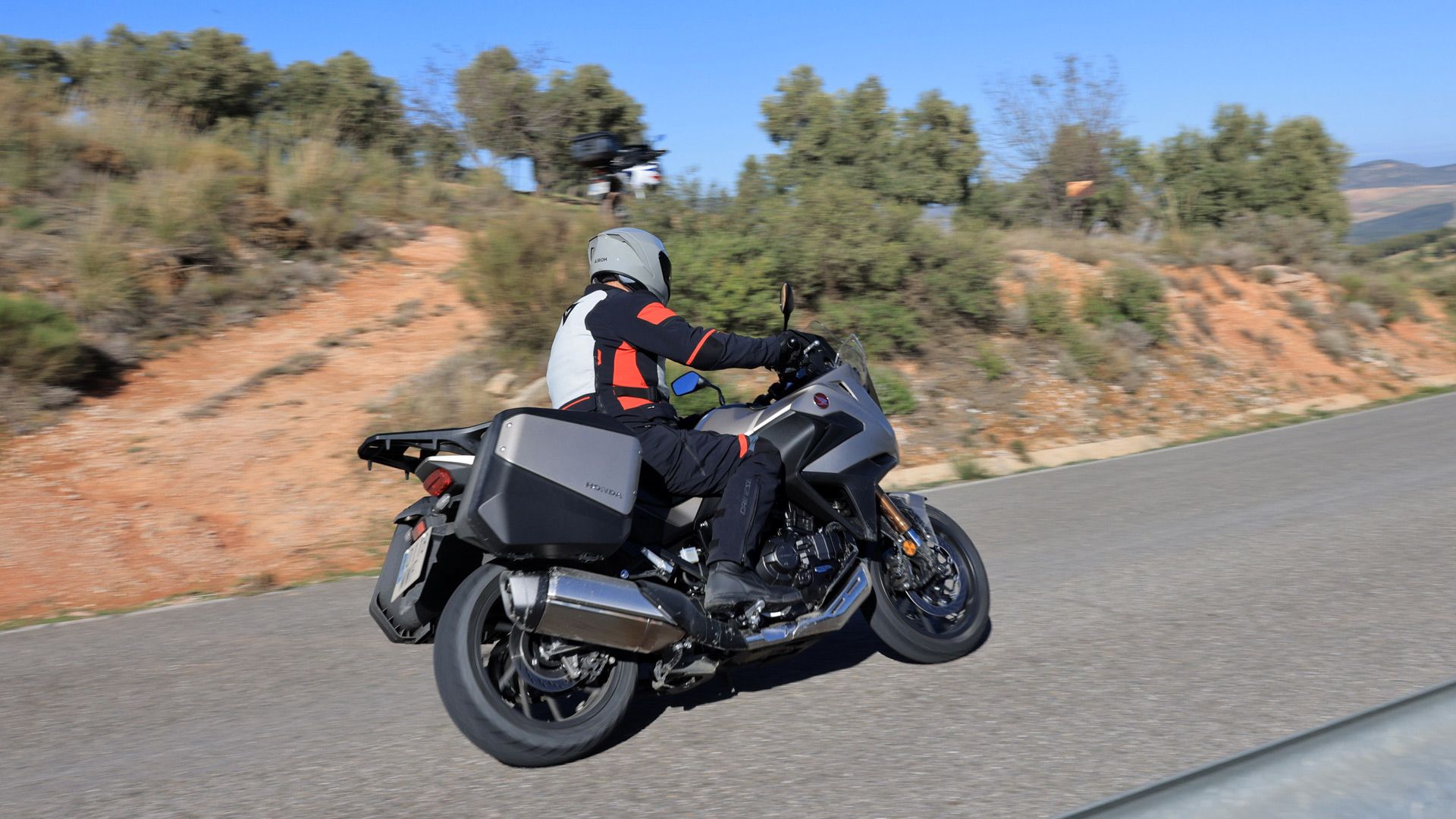 Honda NT1100 2025 Accion (7)