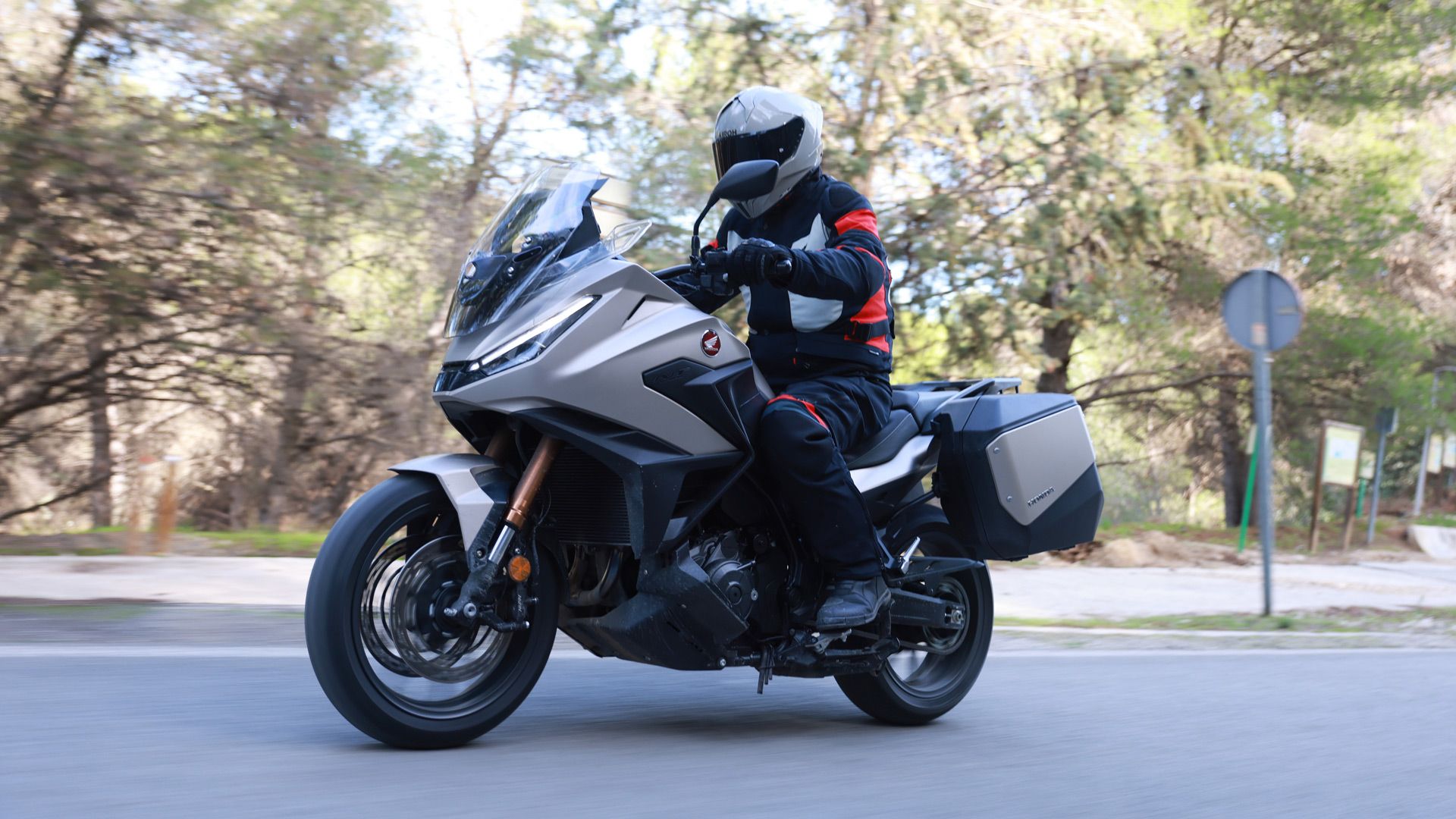 Honda NT1100 2025 Accion (12)