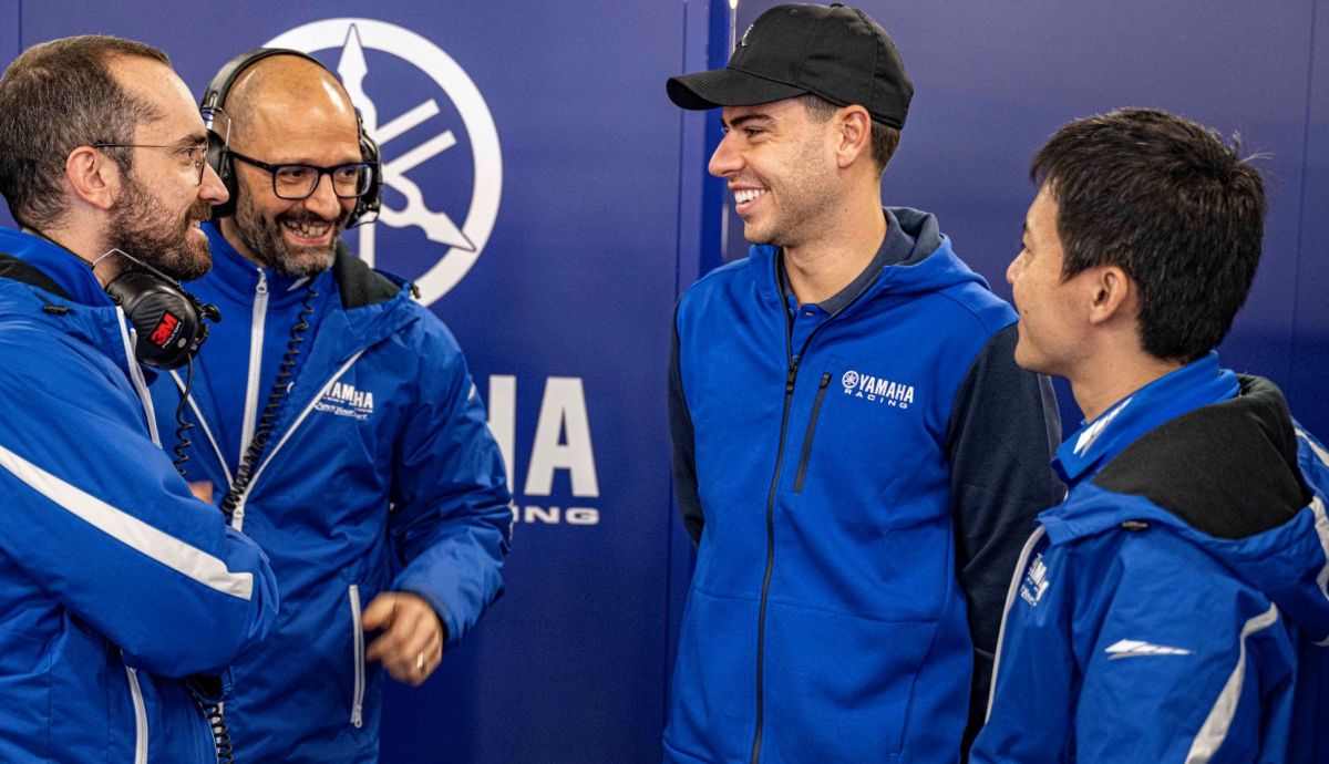 Augusto Fernández ya estuvo en el box de Yamaha en el test de Valencia Augusto Fernández ya estuvo en el box de Yamaha en el test de Valencia