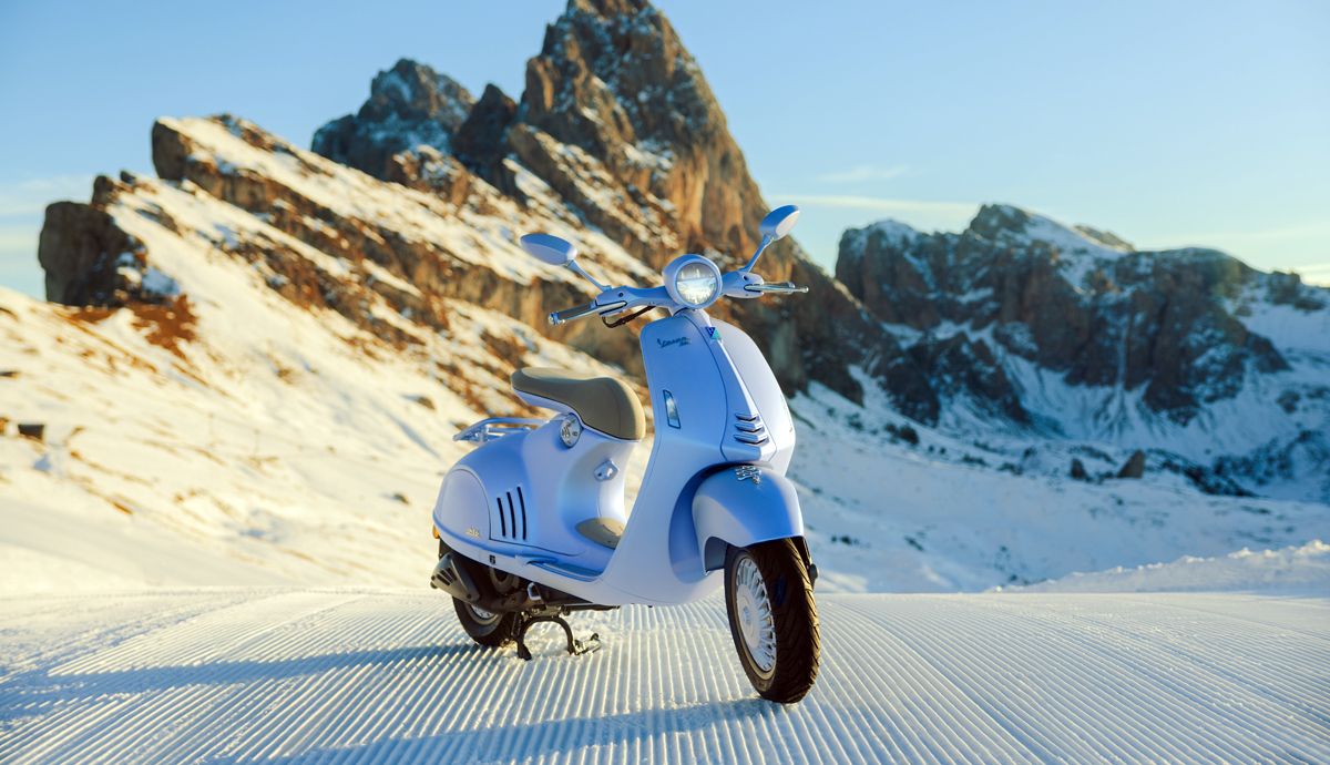 Vespa 946 Snake.