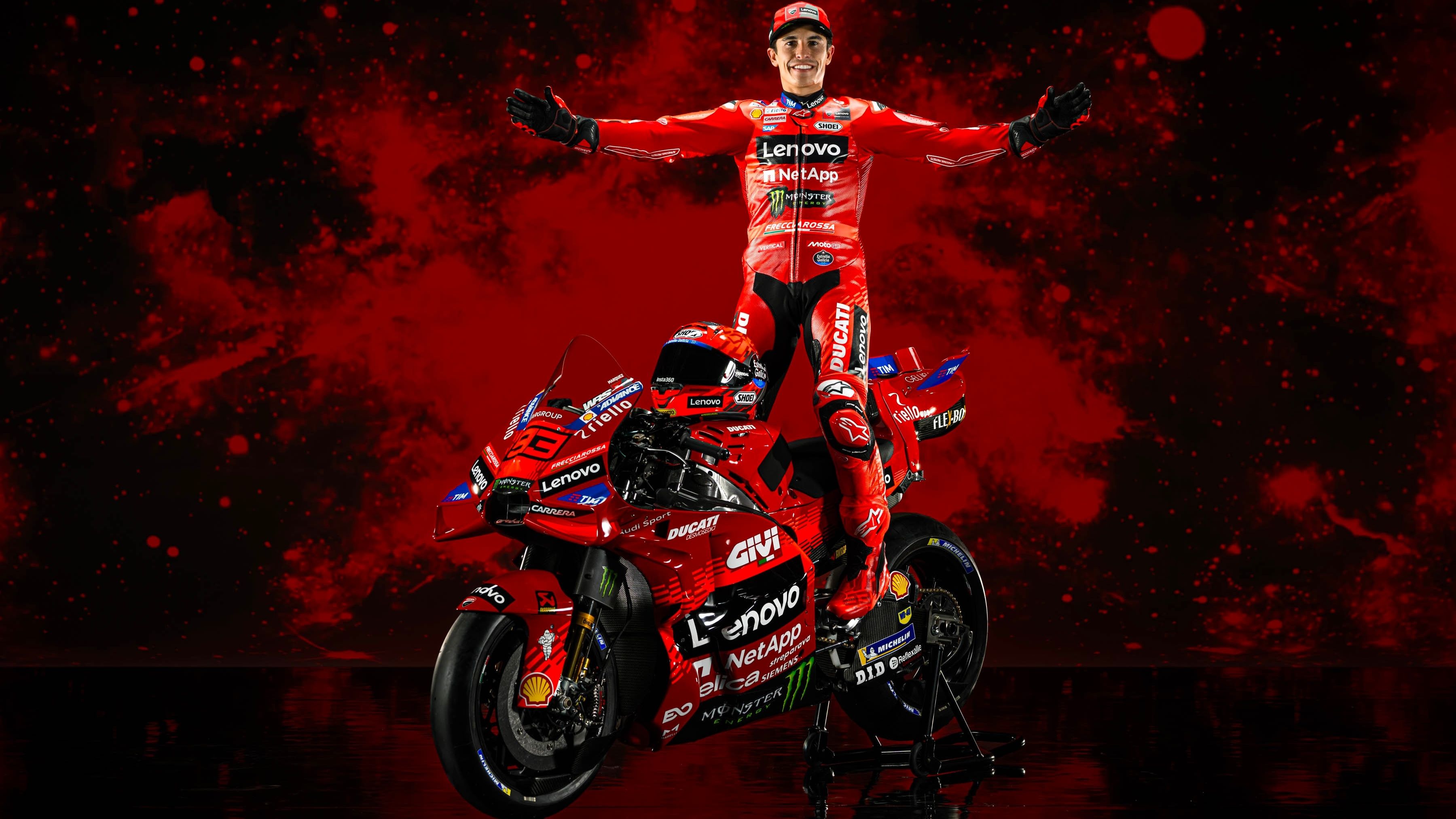 Presentación Ducati Lenovo Team para MotoGP 2025 con Pecco Bagnaia y Marc Márquez