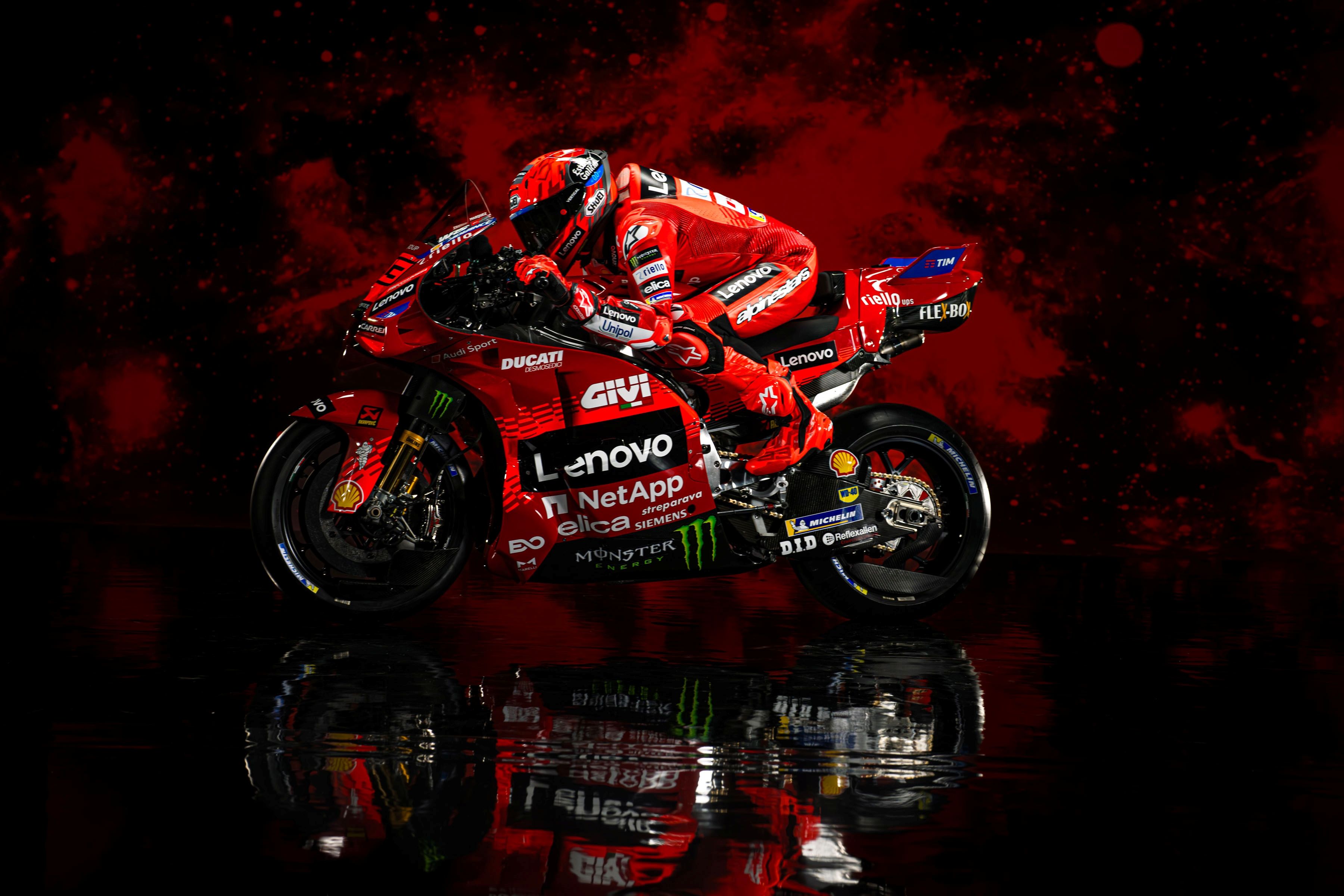 Ducati Desmosedici GP25 Lenovo MotoGP 2025 Pecco Bagnaia Marc Márquez 82