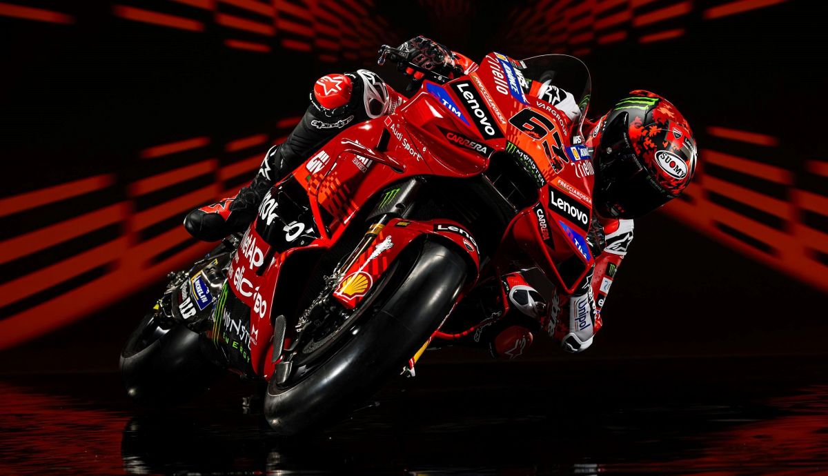 Pecco Bagnaia sobre la Ducati Desmosedici GP25 del Ducati Lenovo para MotoGP 2025 Pecco Bagnaia sobre la Ducati Desmosedici GP25 del Ducati Lenovo para MotoGP 2025