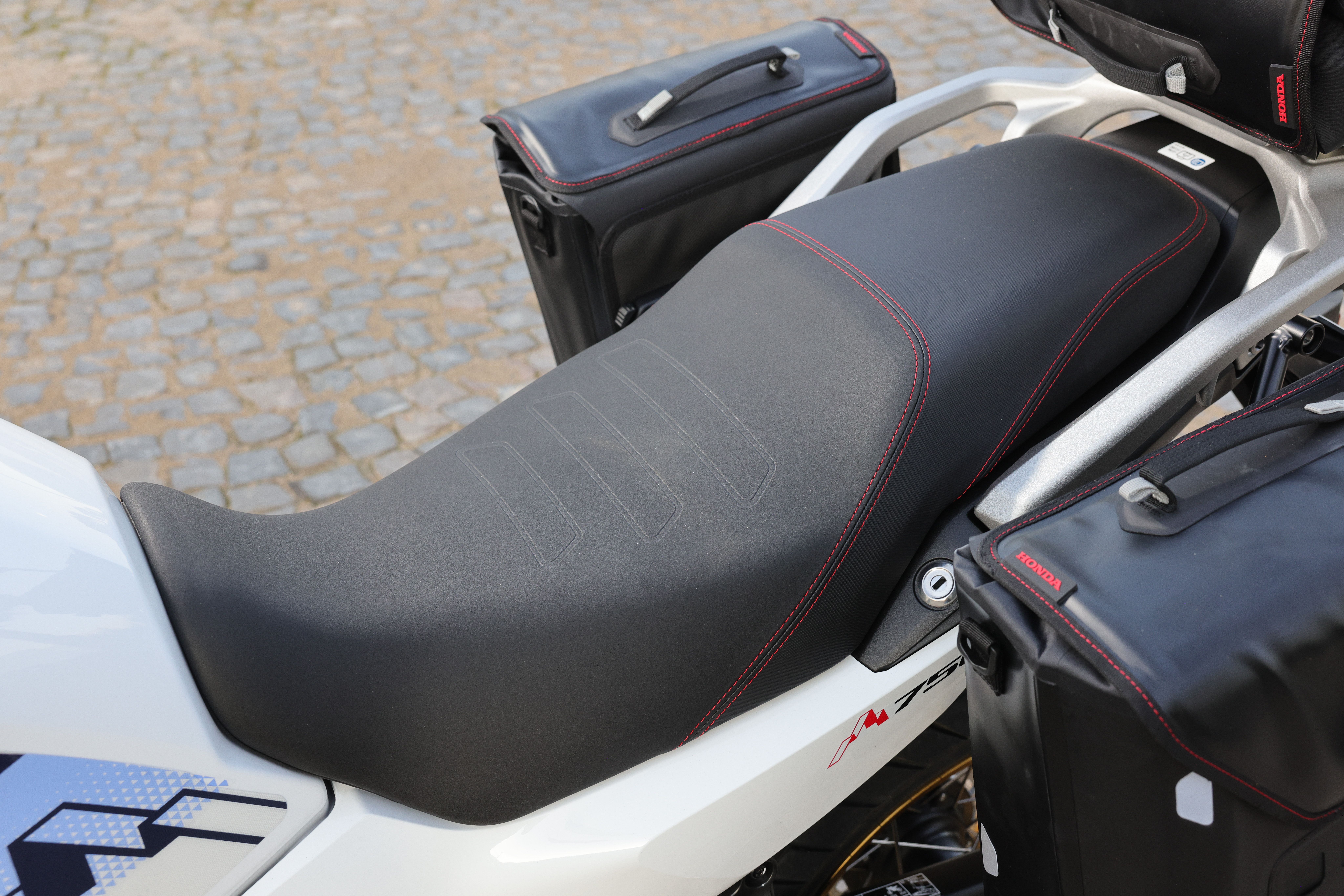 Fotos Honda XL 750 Transalp YM25  