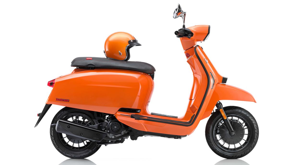 Lambretta V125 Special Flex (naranja lateral casco)