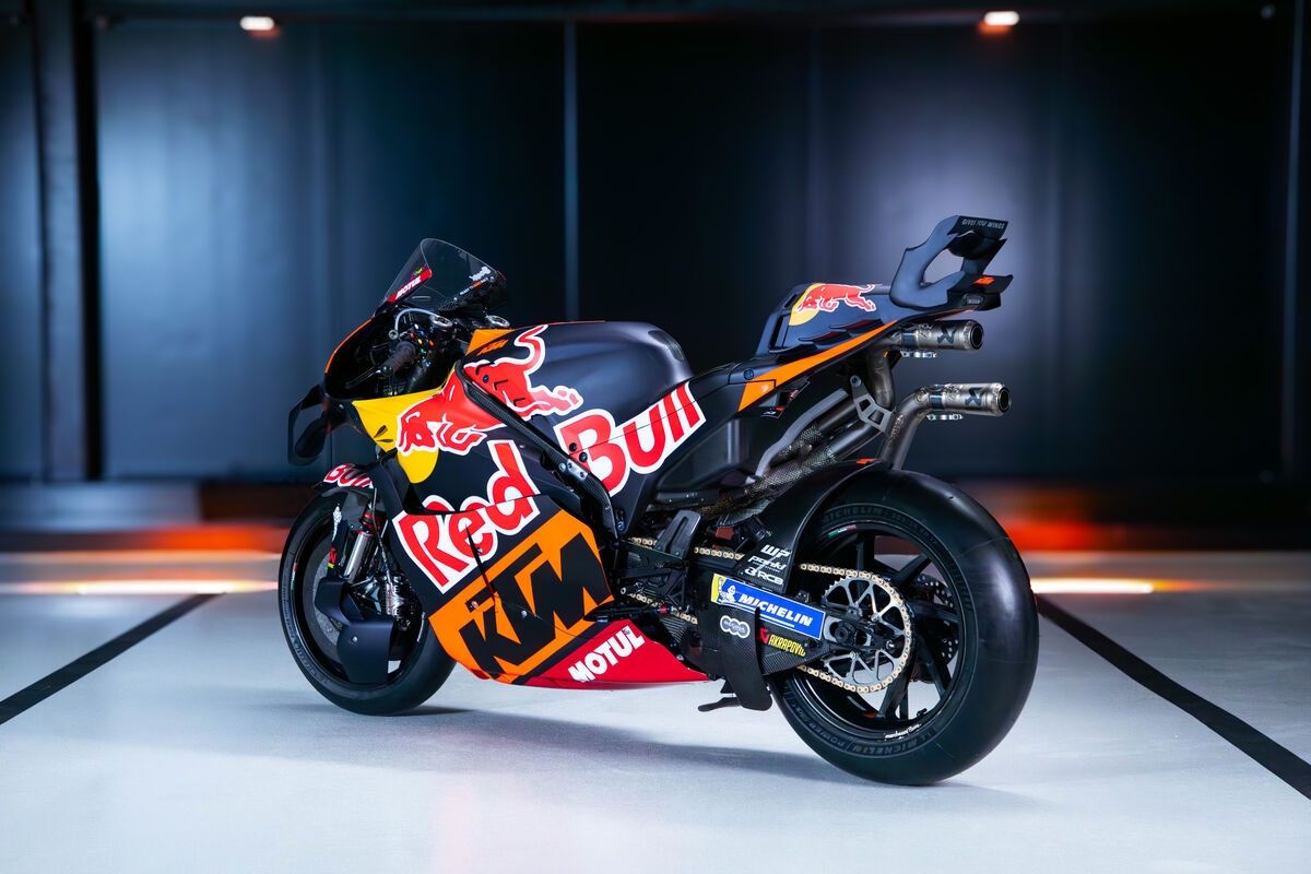 KTM RC16 Red Bull Tech3 MotoGP 2025 Enea Bastianini Maverick Viñales 02