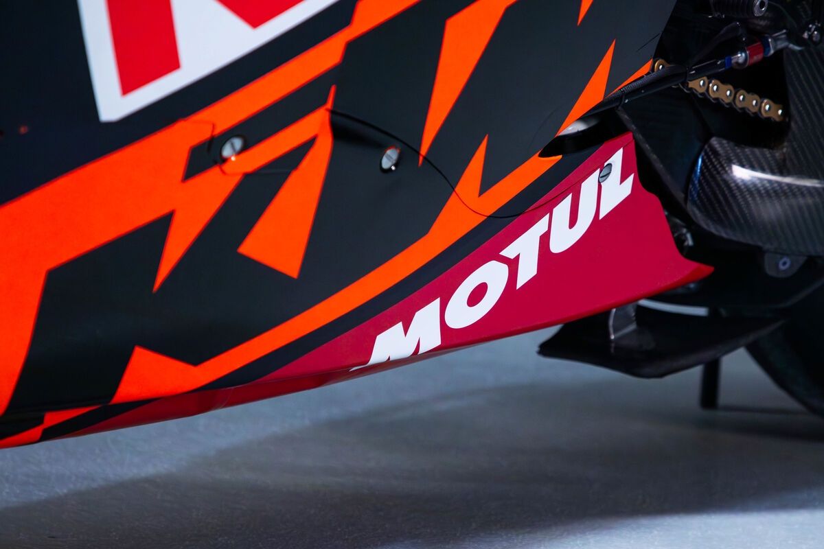 KTM RC16 Red Bull Tech3 MotoGP 2025 Enea Bastianini Maverick Viñales 05