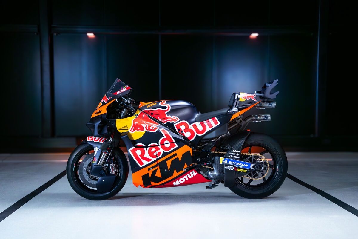 KTM RC16 Red Bull Tech3 MotoGP 2025 Enea Bastianini Maverick Viñales 23