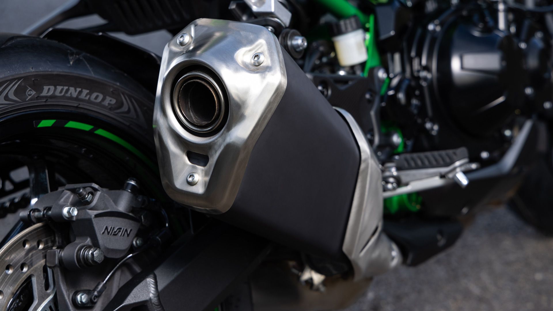 Kawasaki Z900 2025 Detalles (30)