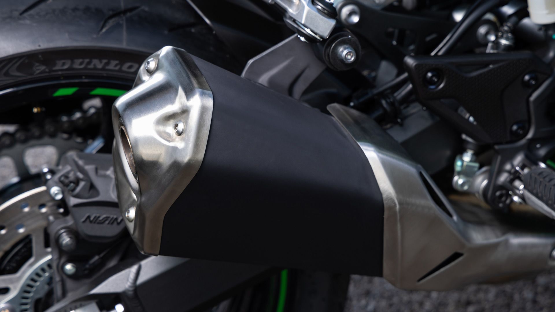 Kawasaki Z900 2025 Detalles (31)