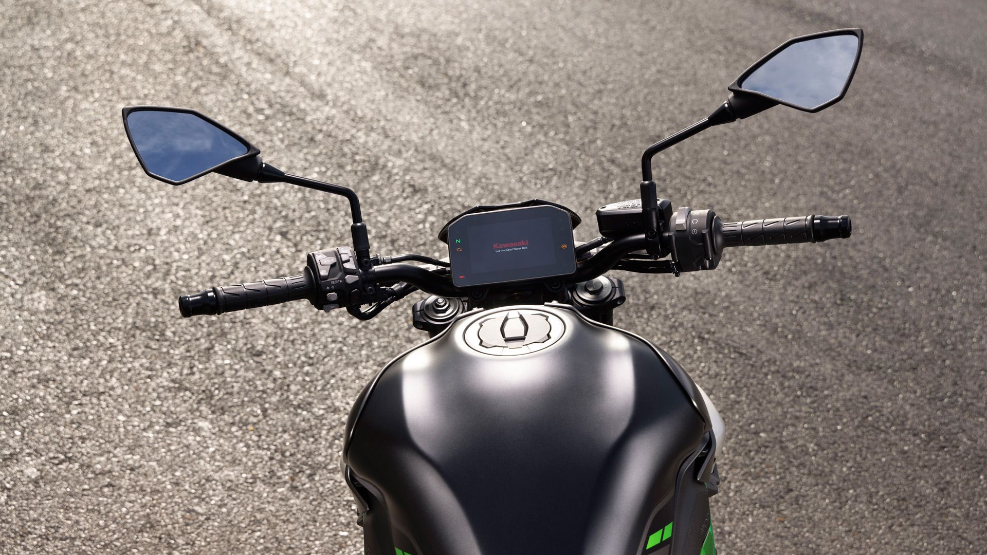 Kawasaki Z900 2025 Detalles (40)