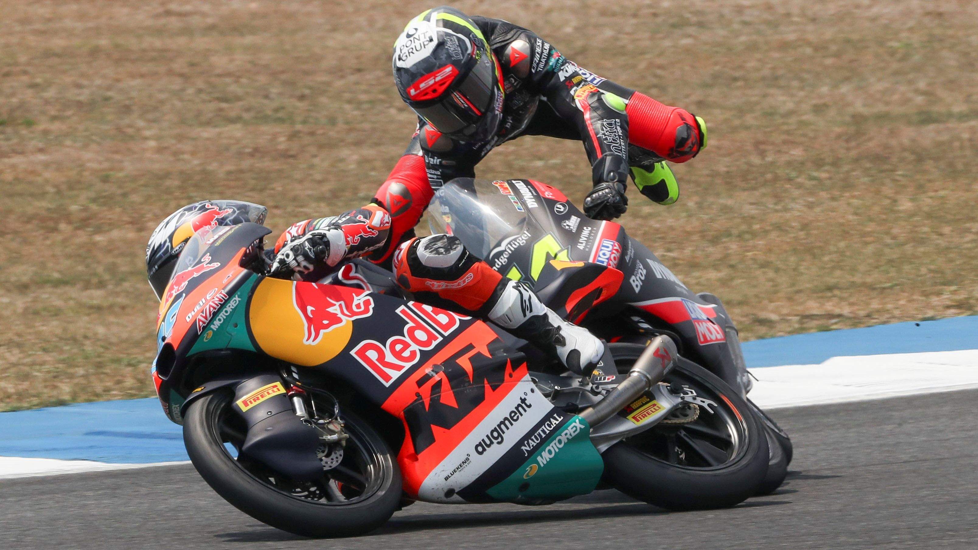 David Muñoz cae cuando trataba de seguir a José Antonio Rueda, Moto3 Tailandia 2025